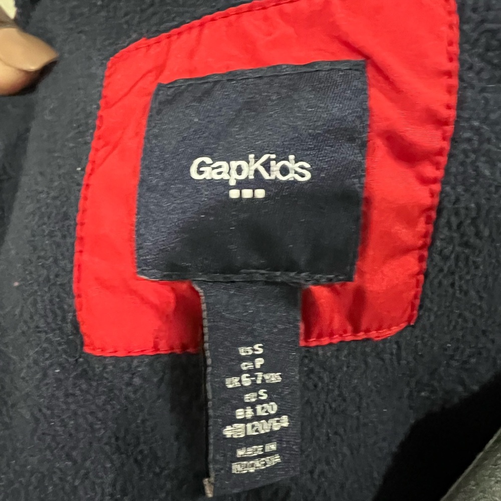 GapKids winter vest EUC size S 6-7yrs - Picture 5 of 5